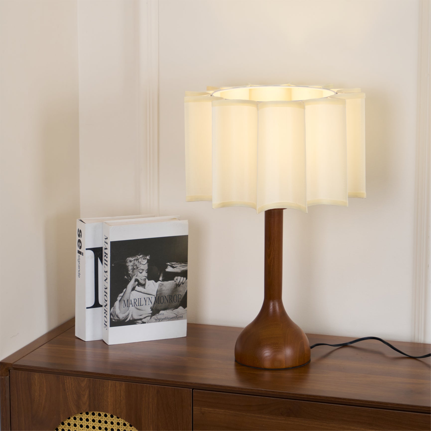 Hakka Table Lamp - Cueteks
