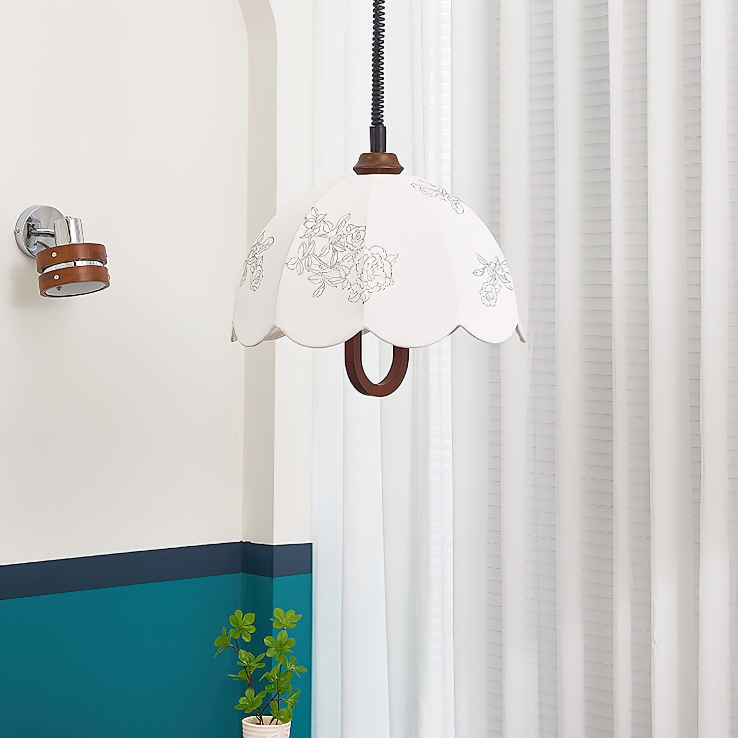Floral Grace Pendant Lamp - Cueteks