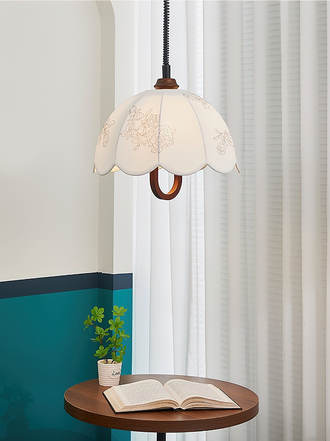 Floral Grace Pendant Lamp - Cueteks