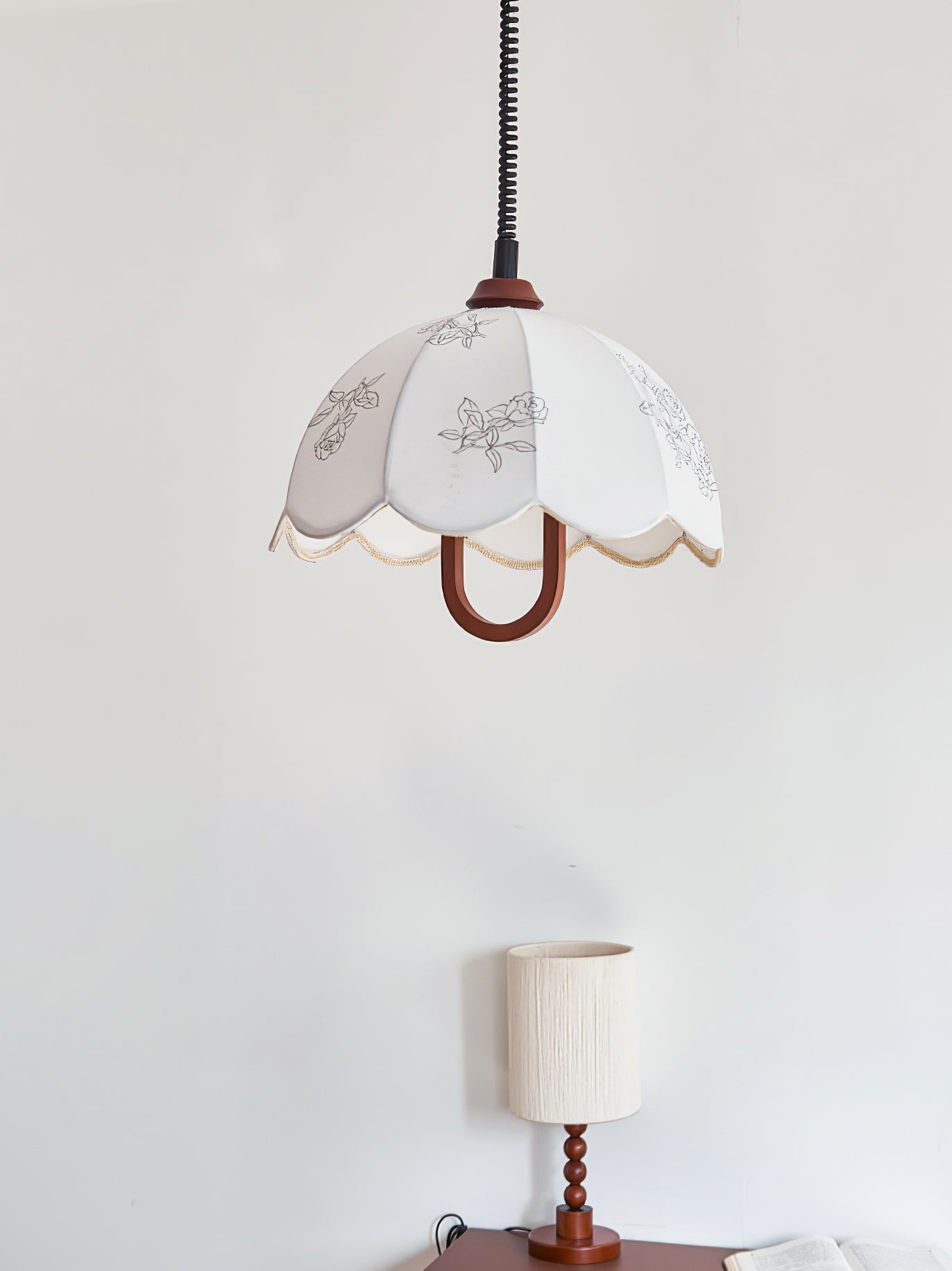 Floral Grace Pendant Lamp - Cueteks
