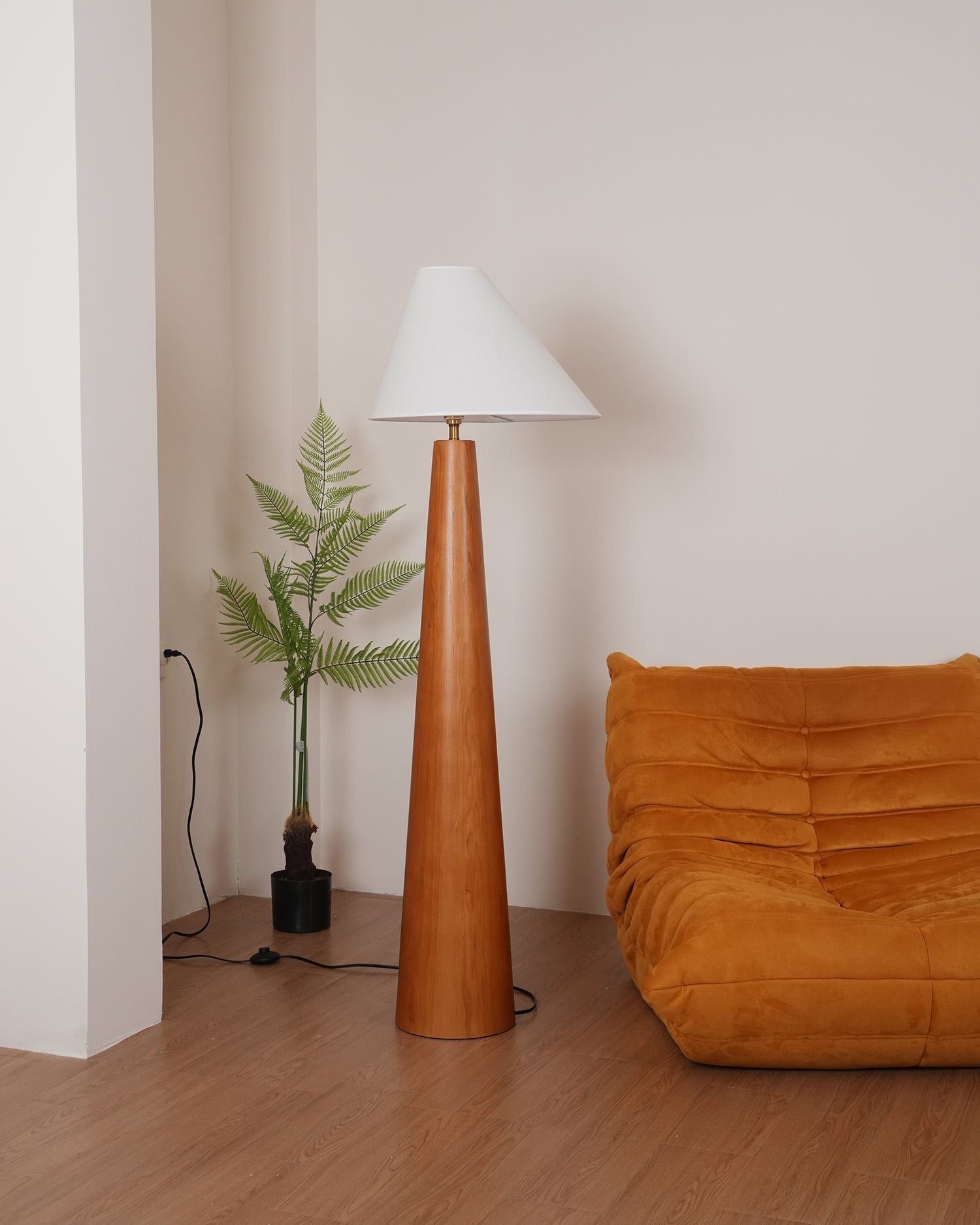 Alvin Floor Lamp - Cueteks