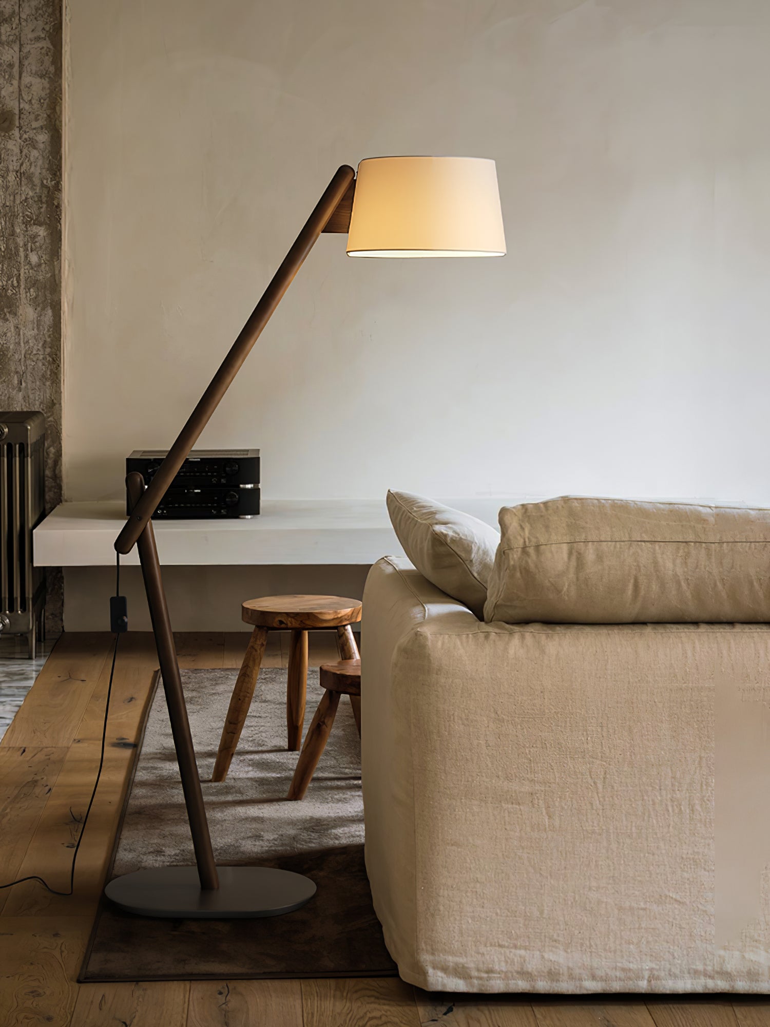 Lean Pivot Floor Lamp - Cueteks