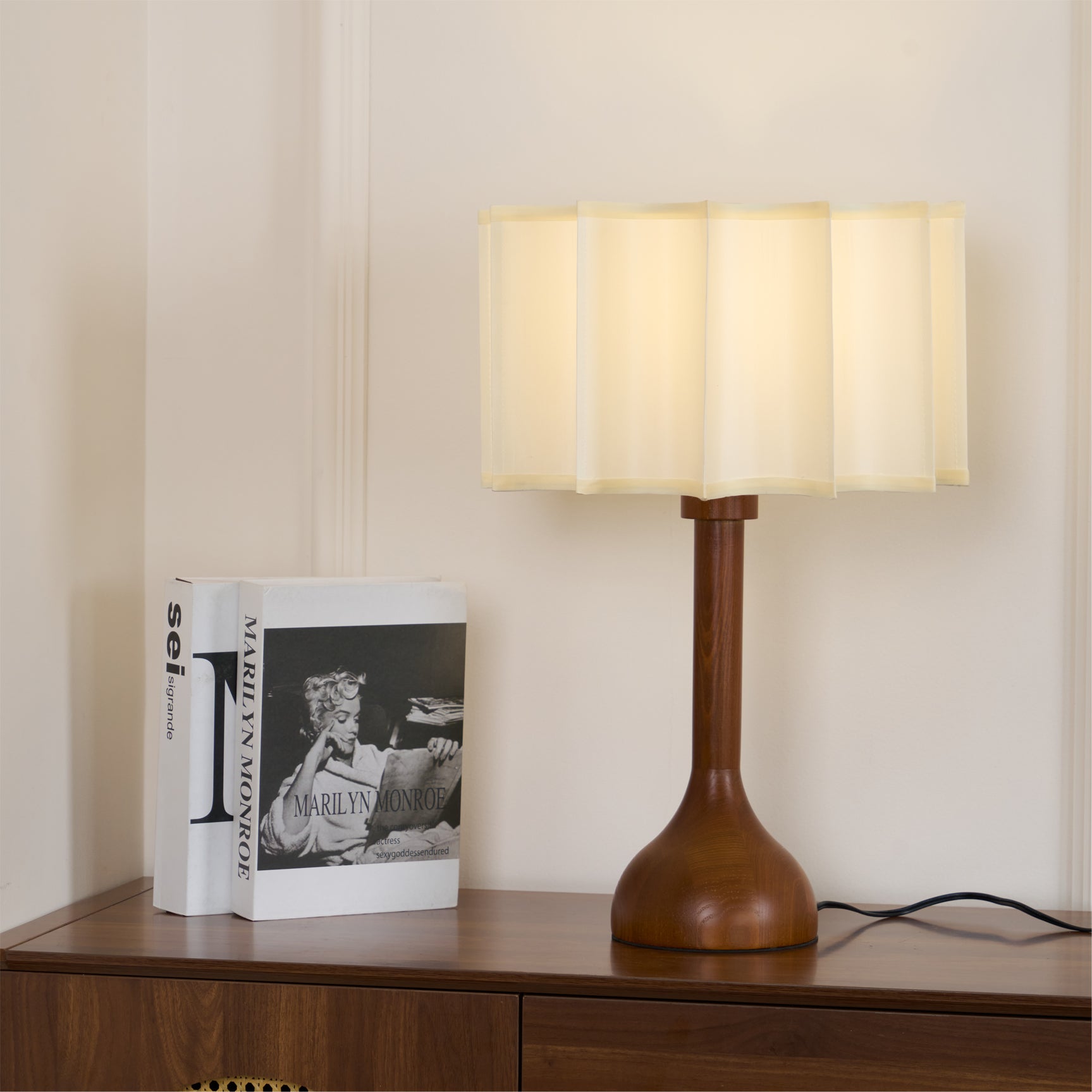 Hakka Table Lamp - Cueteks