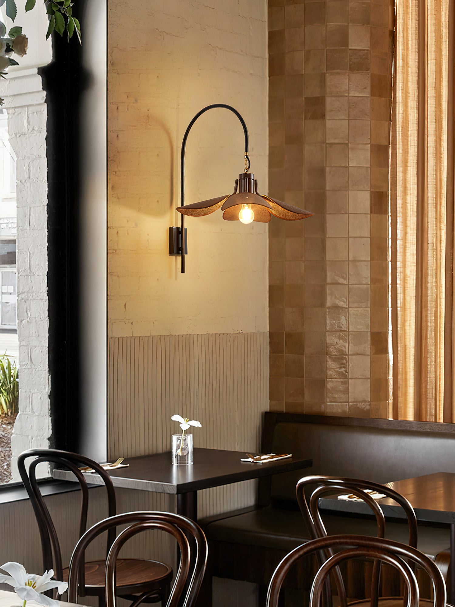 Petal Bloom Wall Lamp - Cueteks