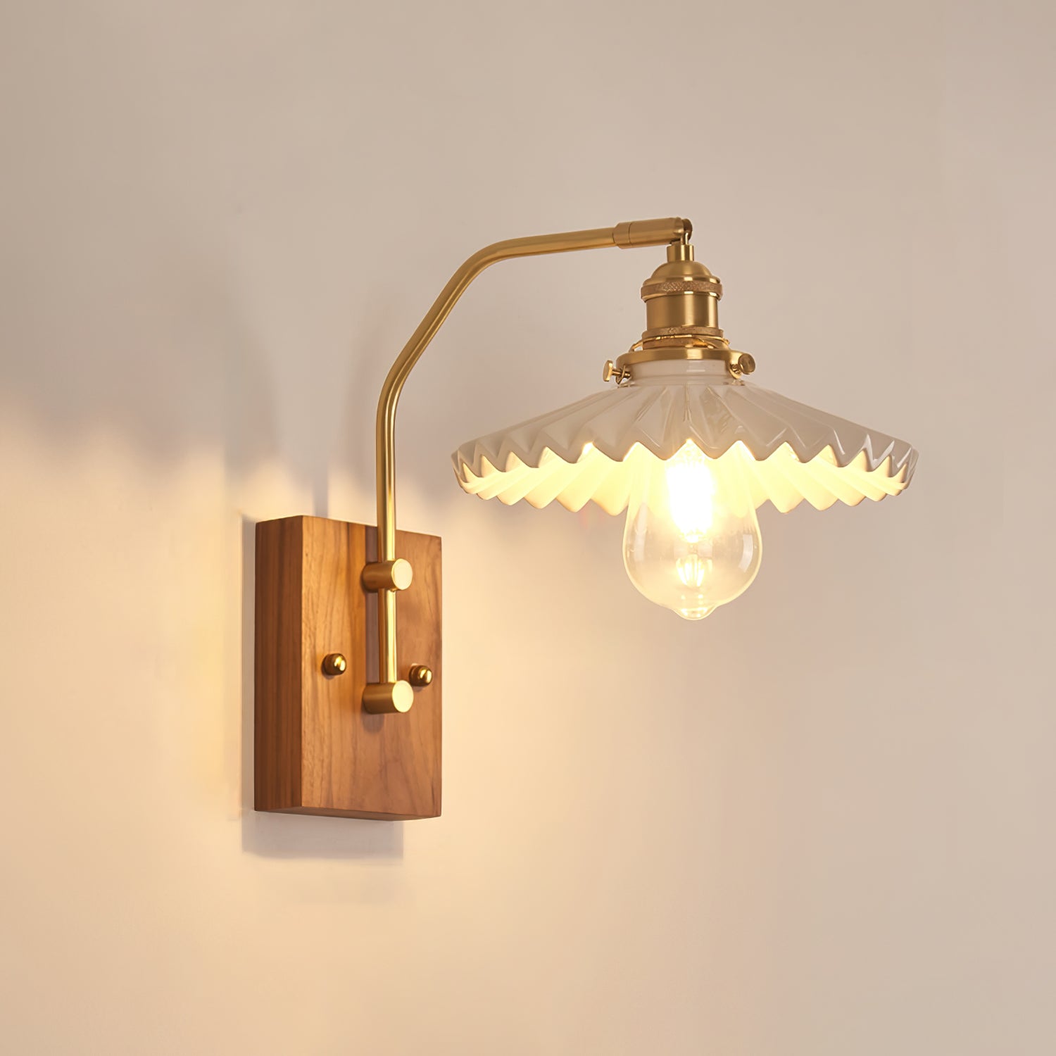 Heritage Walnut Wall Lamp - Cueteks