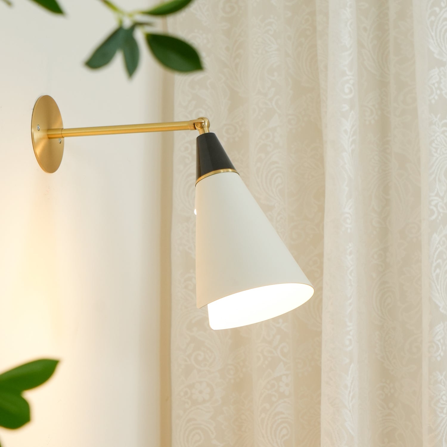 Petite Magari Wall Lamp - Cueteks