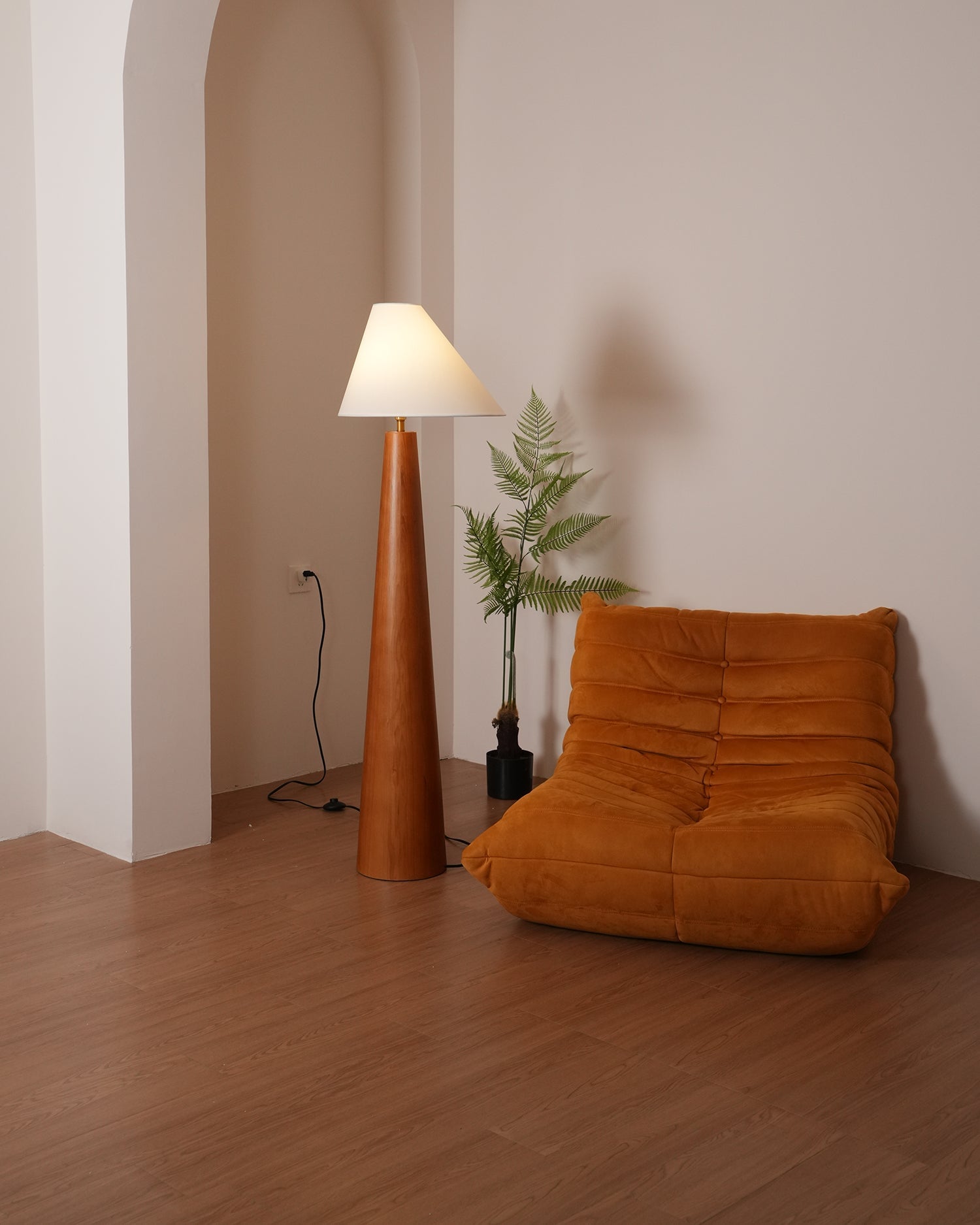 Alvin Floor Lamp - Cueteks