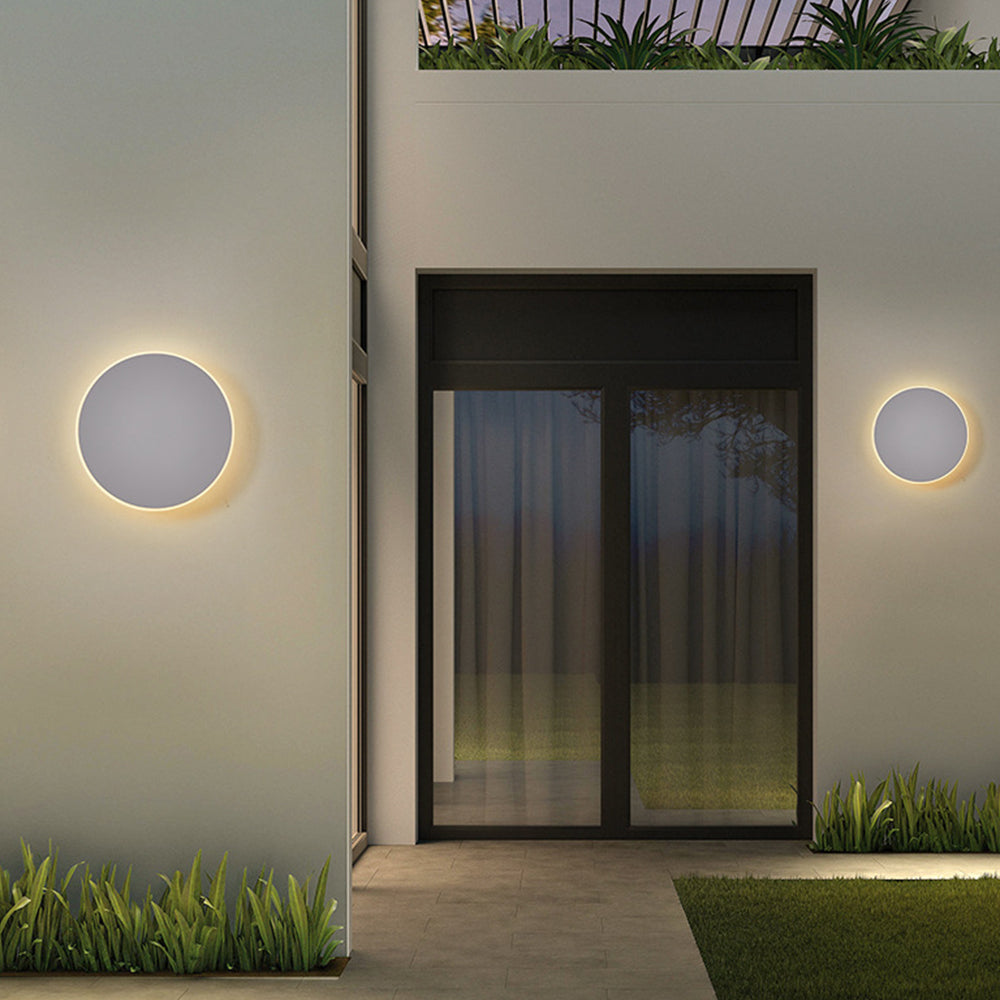 Minimalist Round Metal LED Outdoor Wall Light - Cueteks