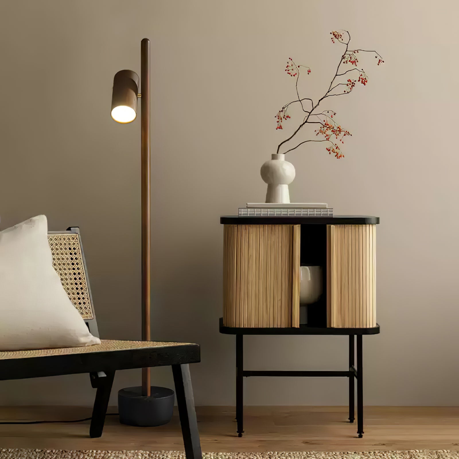 Spotlight Wood Floor Lamp - Cueteks