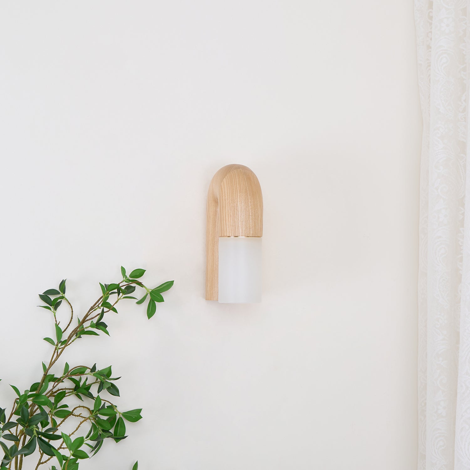 Arcus Wood Wall Lamp - Cueteks