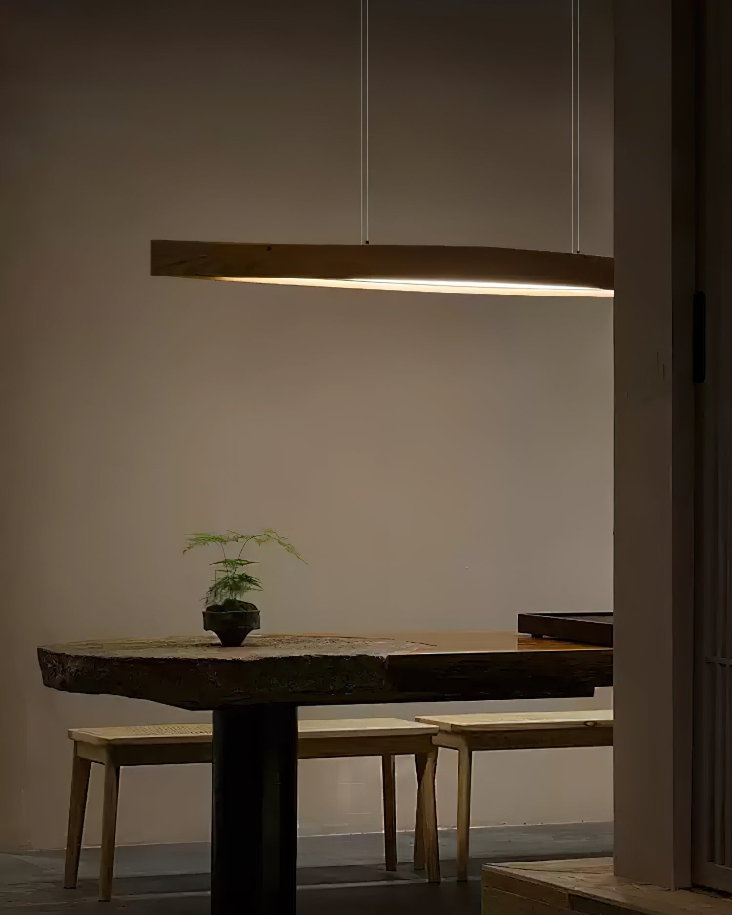 Horizon Linear Wood Pendant Lamp - Cueteks