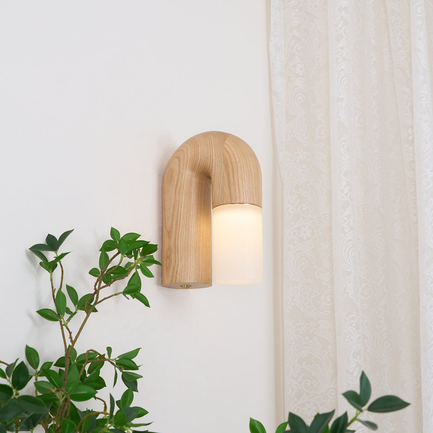 Arcus Wood Wall Lamp - Cueteks