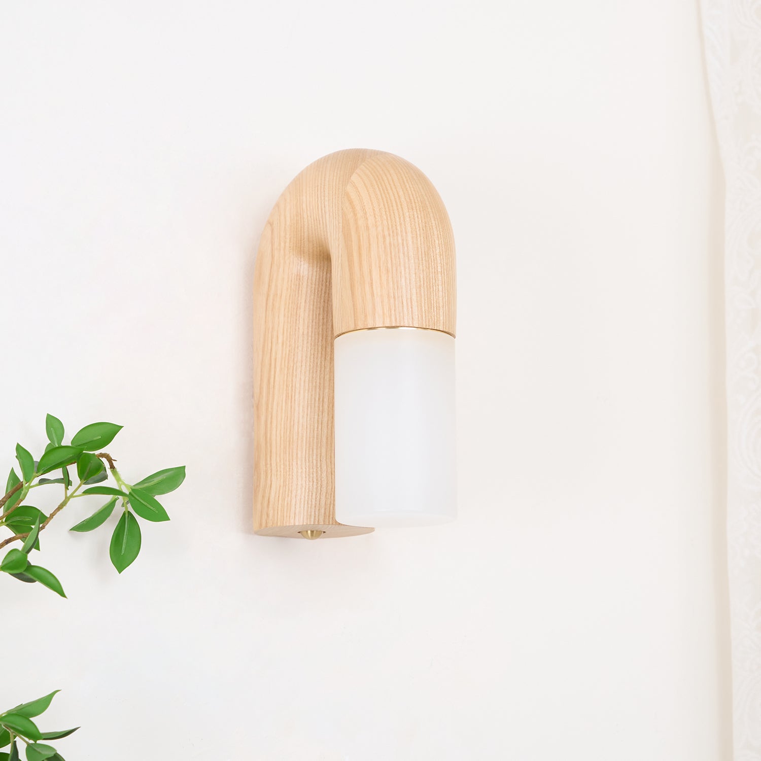 Arcus Wood Wall Lamp - Cueteks
