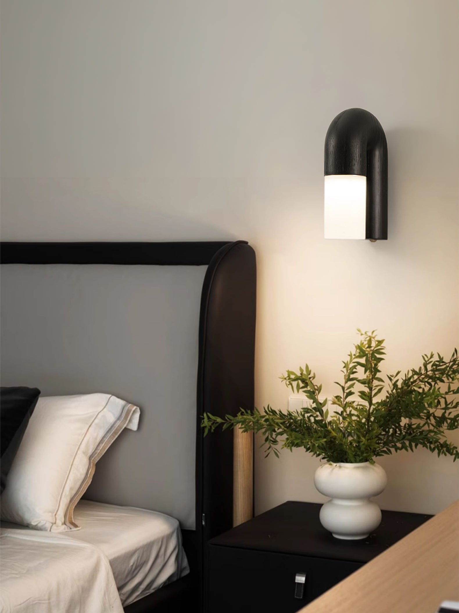 Arcus Wood Wall Lamp - Cueteks