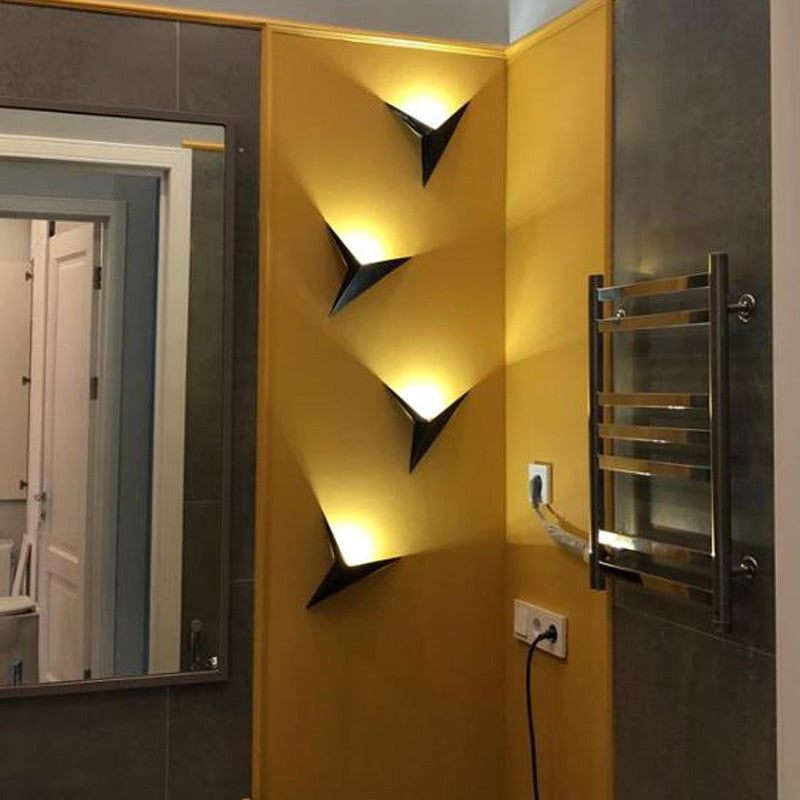 Moderne Minimalistische dreieckige LED-Wandleuchte, Weiß - Cueteks