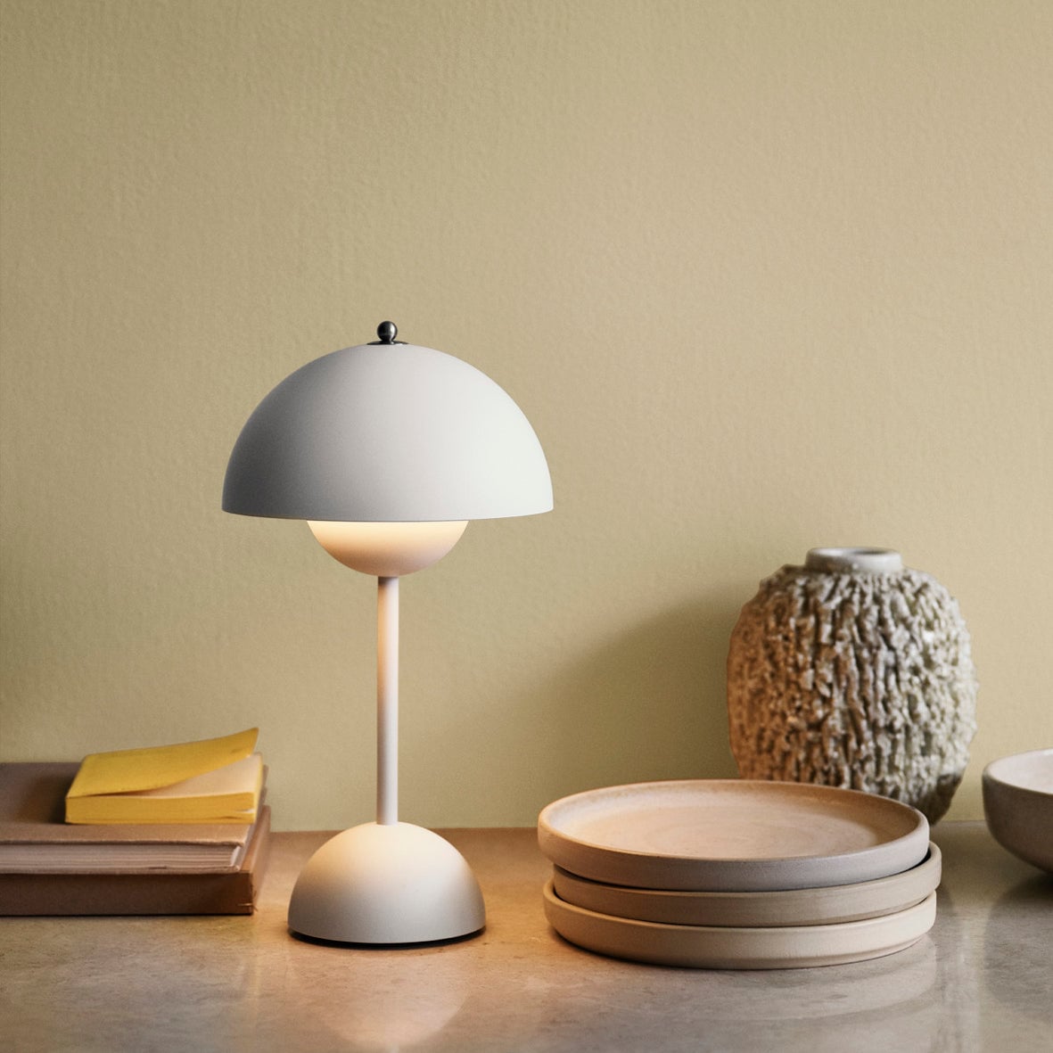 Modern Flowerpot Table Lamp For Living Room - Cueteks