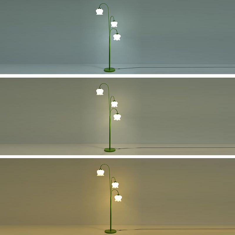 Lily Stehleuchte, Metall, 3-flammig, 160CM Lang - Cueteks