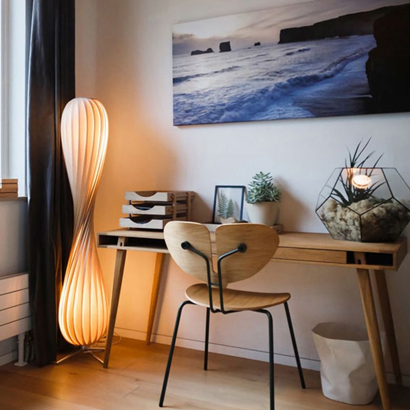 Ozawa Verdrehte Stehleuchte, Holz, 112/144CM Lang - Cueteks