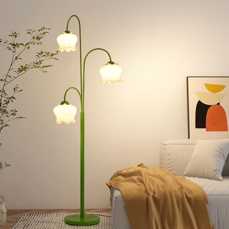 Lily Stehleuchte, Metall, 3-flammig, 160CM Lang - Cueteks