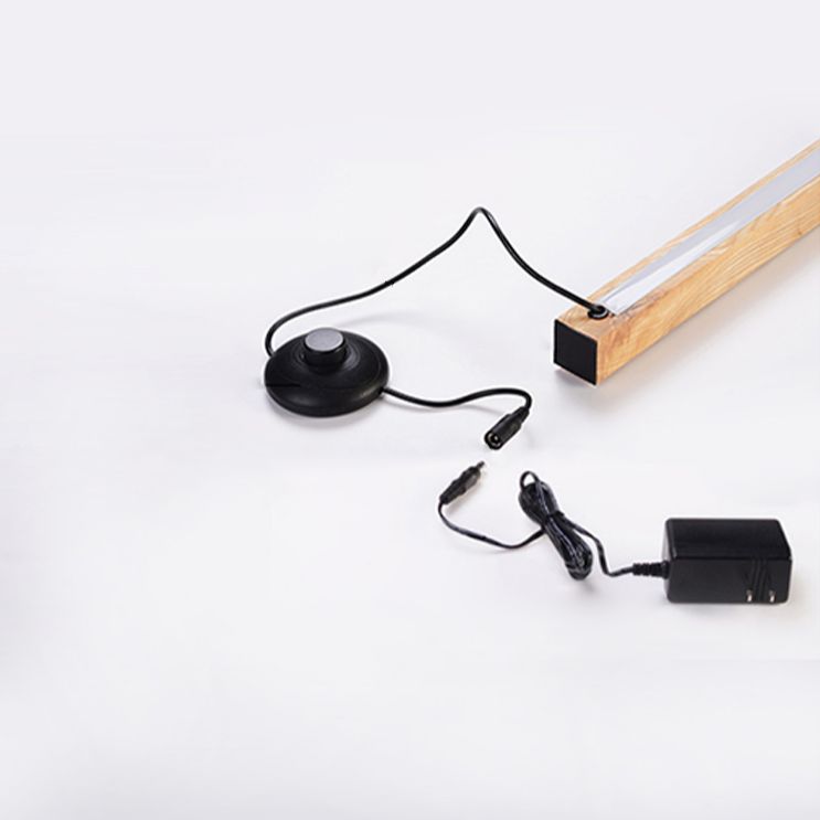 Ozawa Lineare Stehlampe, Holz, 2 Farben - Cueteks