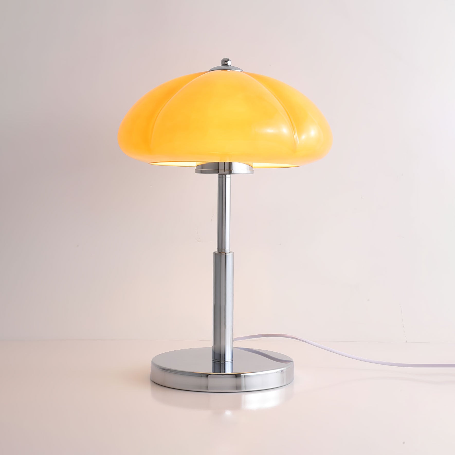 Several Vintage Bauhaus Table Lamp - Cueteks
