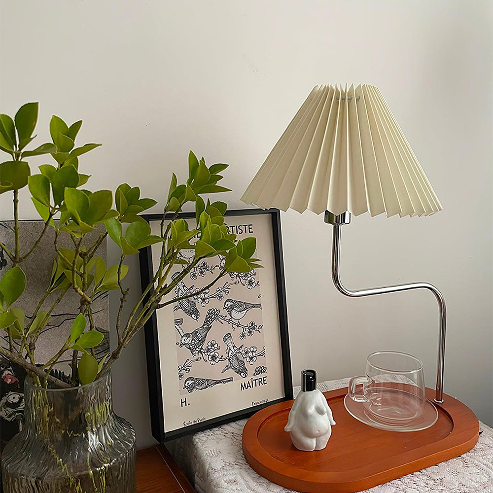 Solid Wood Retro Creative Pleated Table Lamp - Cueteks