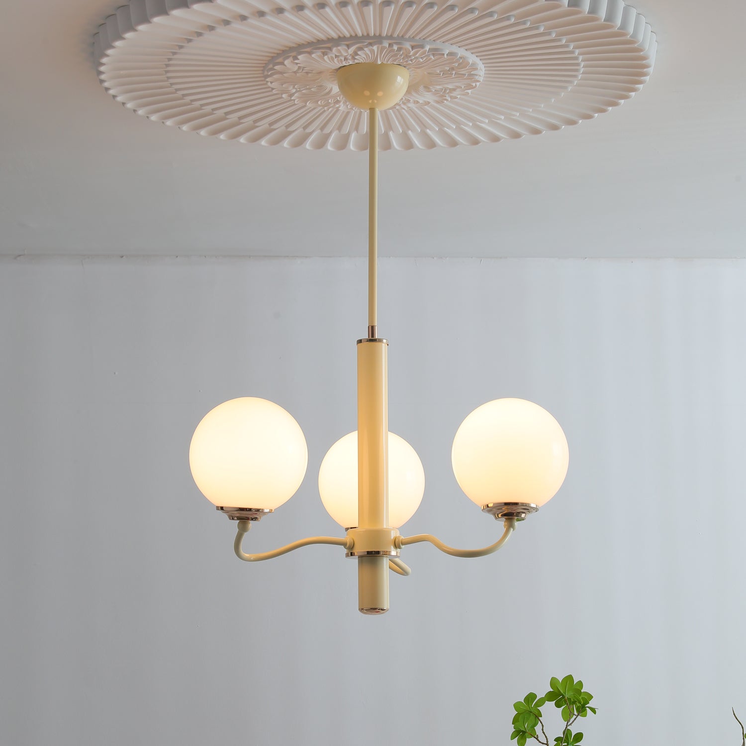 Vinatge White Bubble Globe Chandelier - Cueteks
