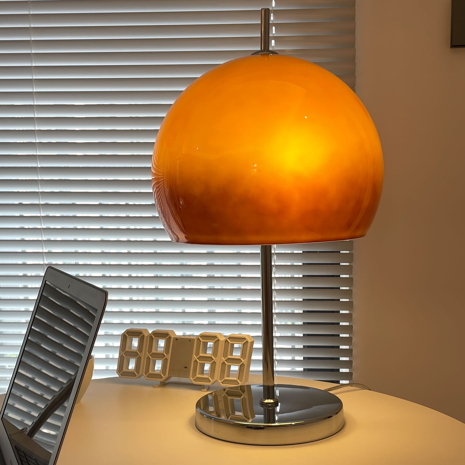 Several Vintage Bauhaus Table Lamp - Cueteks