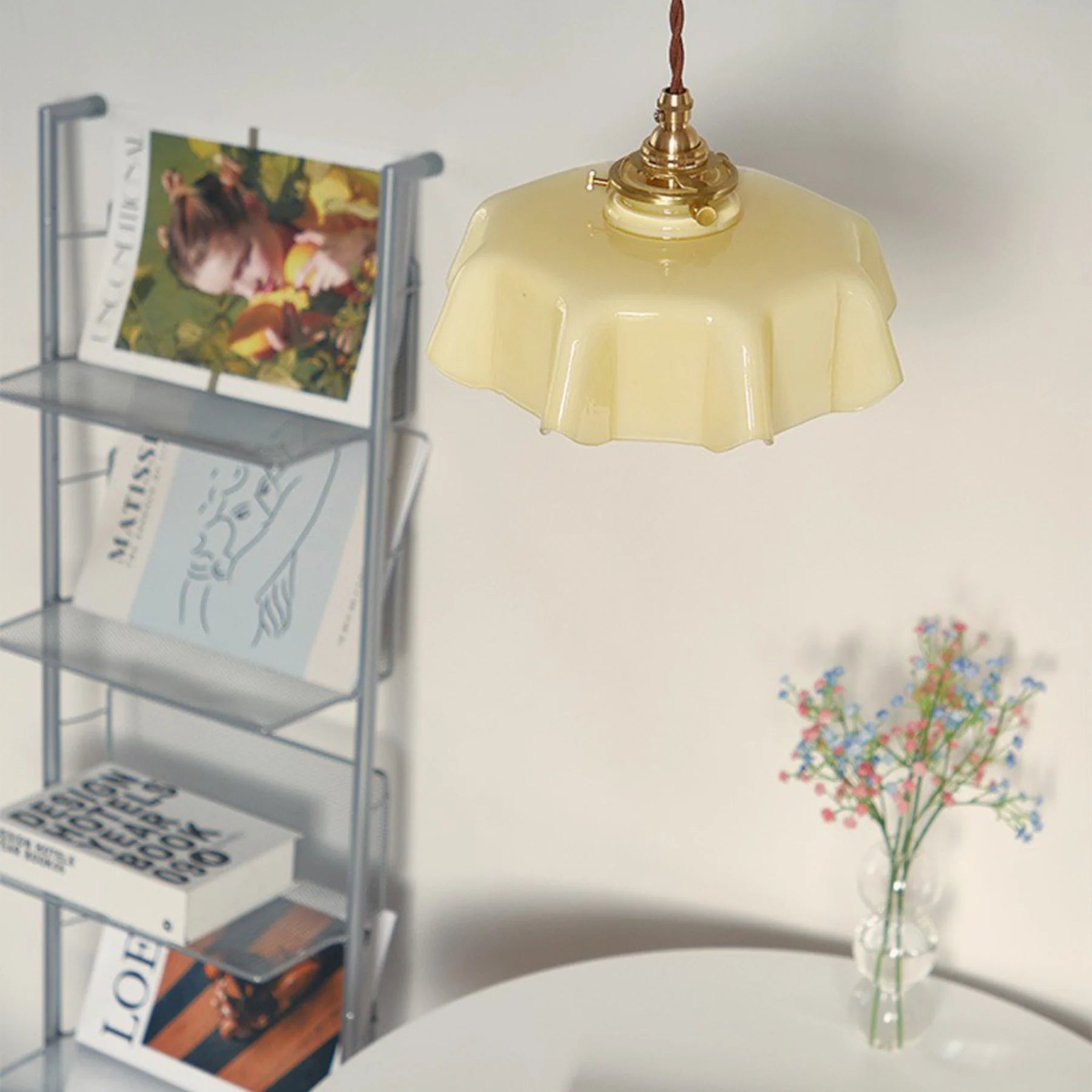 Modern Romantic Small Glass Ribbon Edge Pendant Light For Living Room - Cueteks