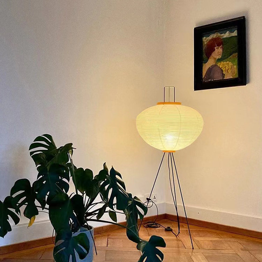 Renée Minimalistische Stehleuchte, Kunstpapier & Metall - Cueteks