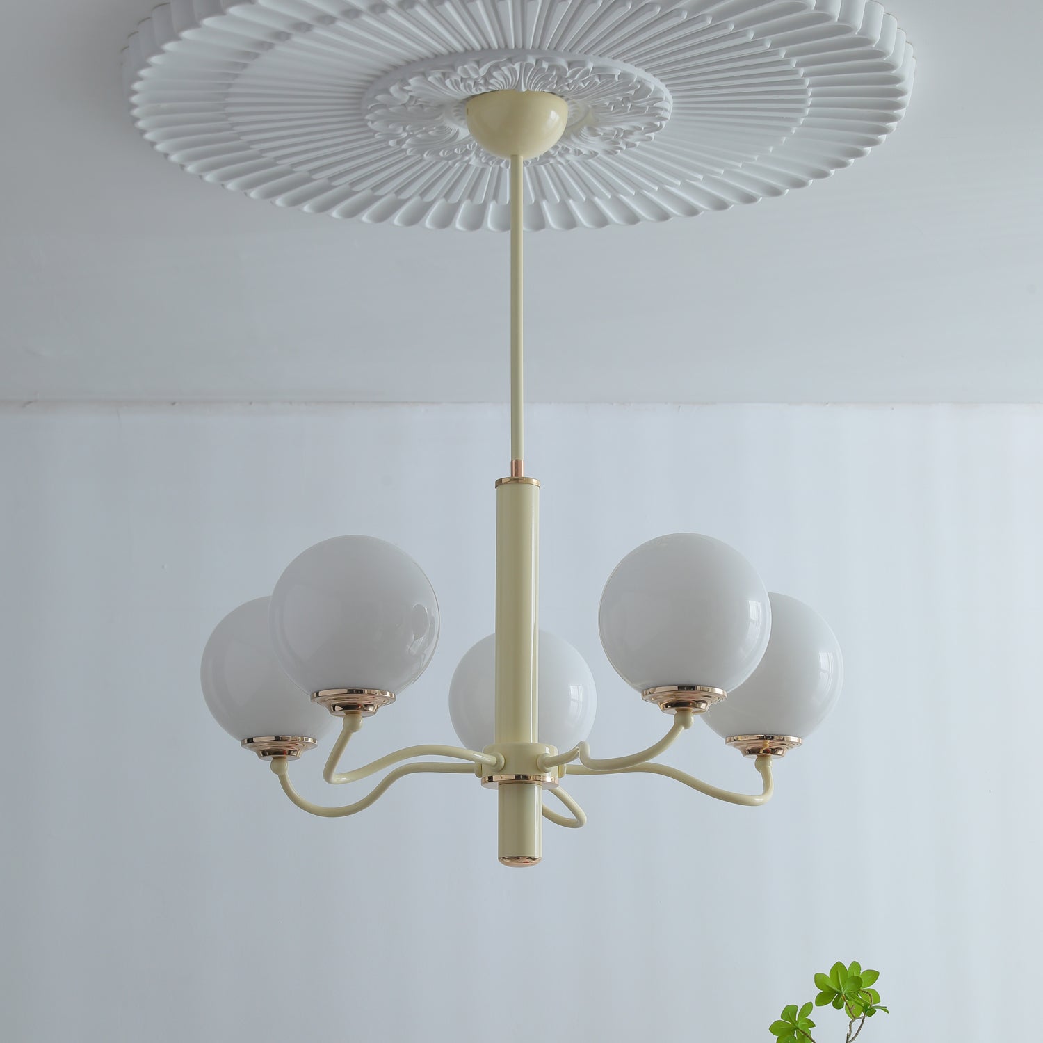 Vinatge White Bubble Globe Chandelier - Cueteks