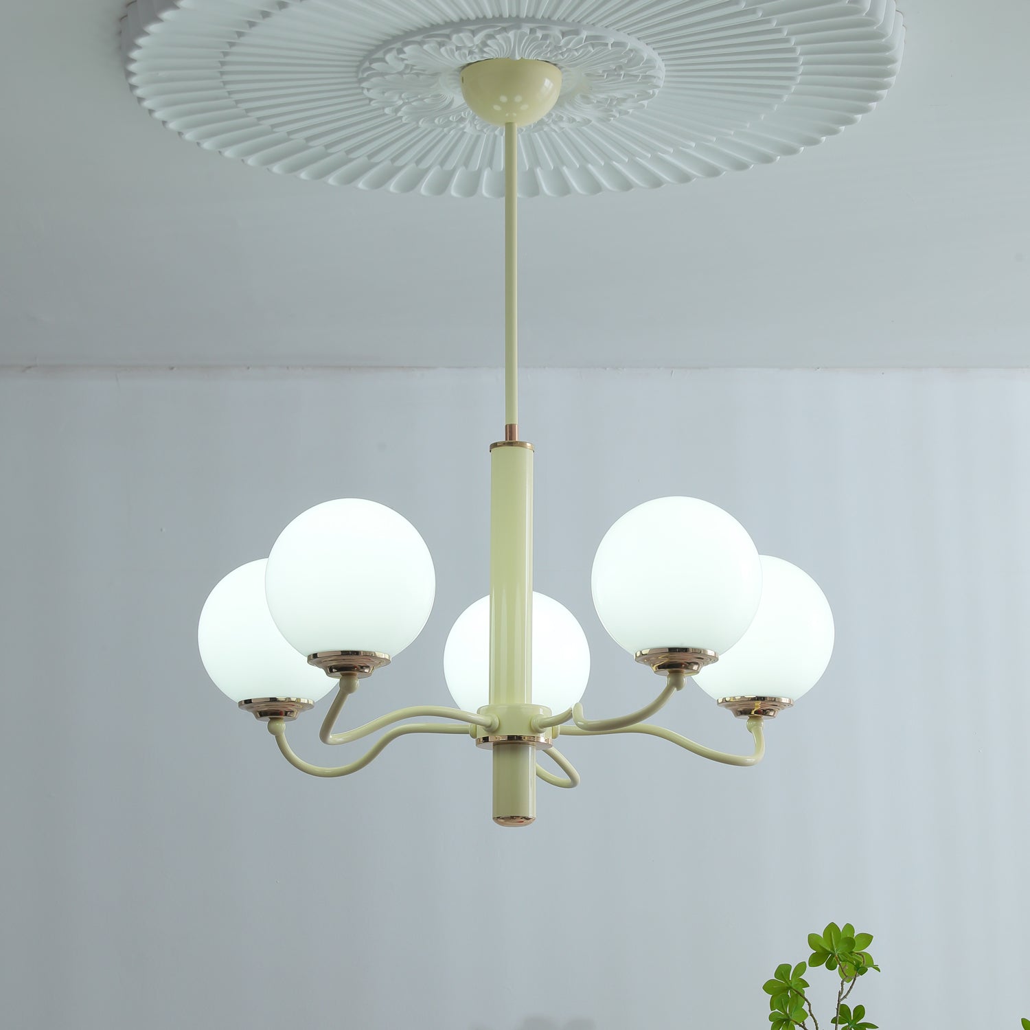 Vinatge White Bubble Globe Chandelier - Cueteks