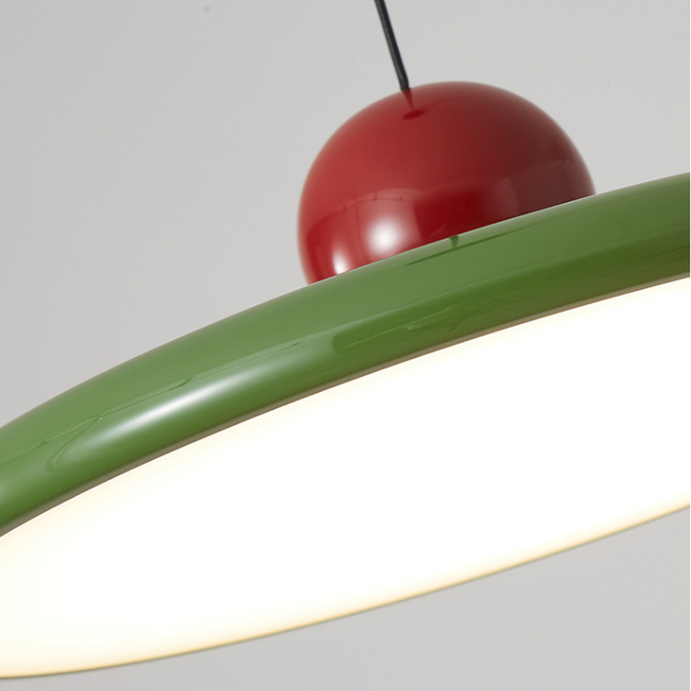 Lola green rim, white diffuser and red spherical detail close-up