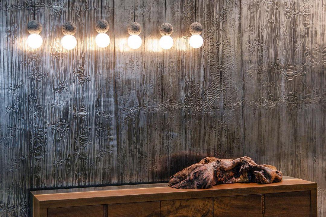 Origo Pendelleuchte: Zeitlose Eleganz aus Vulkanstein und opalem Glas für ein harmonisches Lichtspiel! - Cueteks