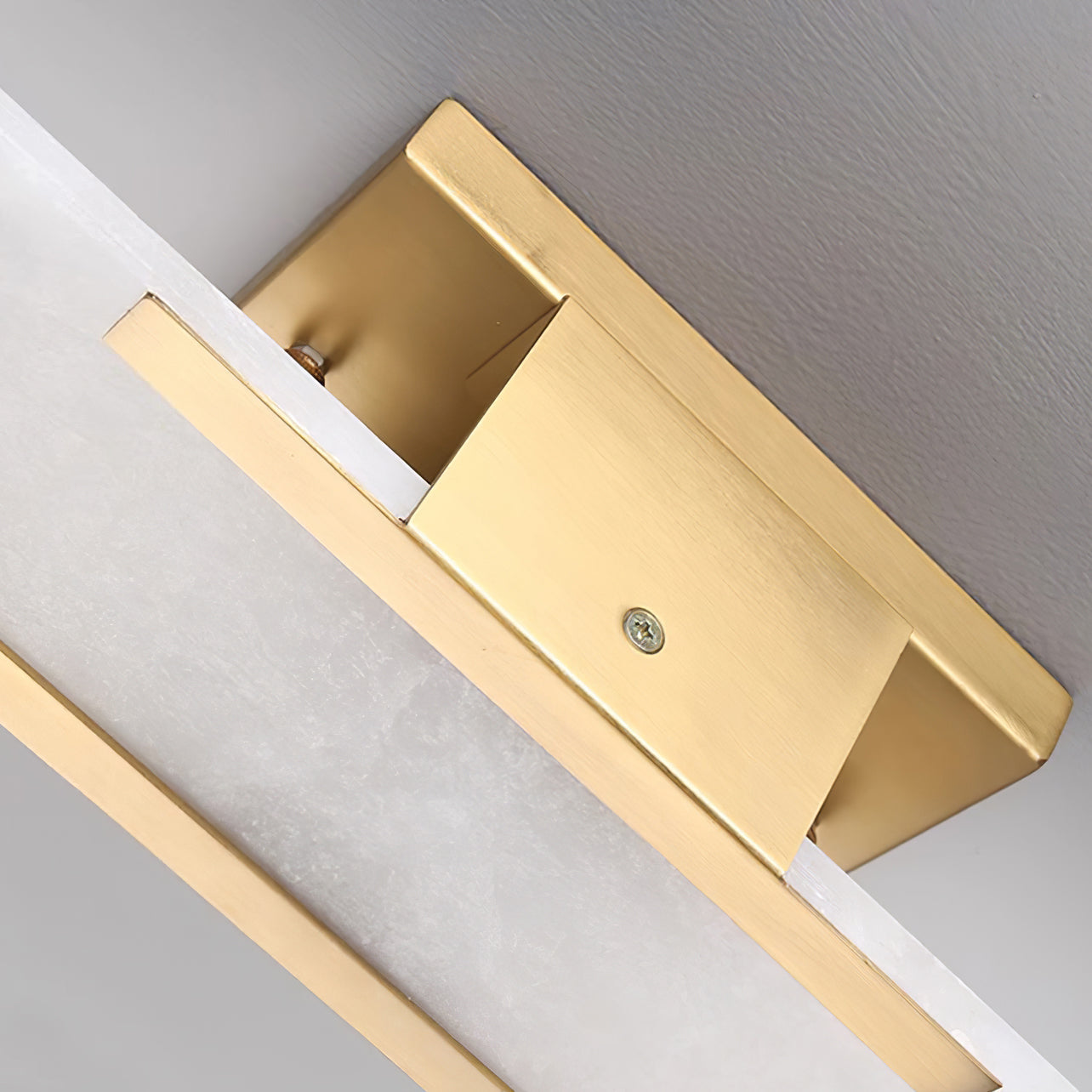 Modern Vertical Alabaster Wall Sconce - Cueteks