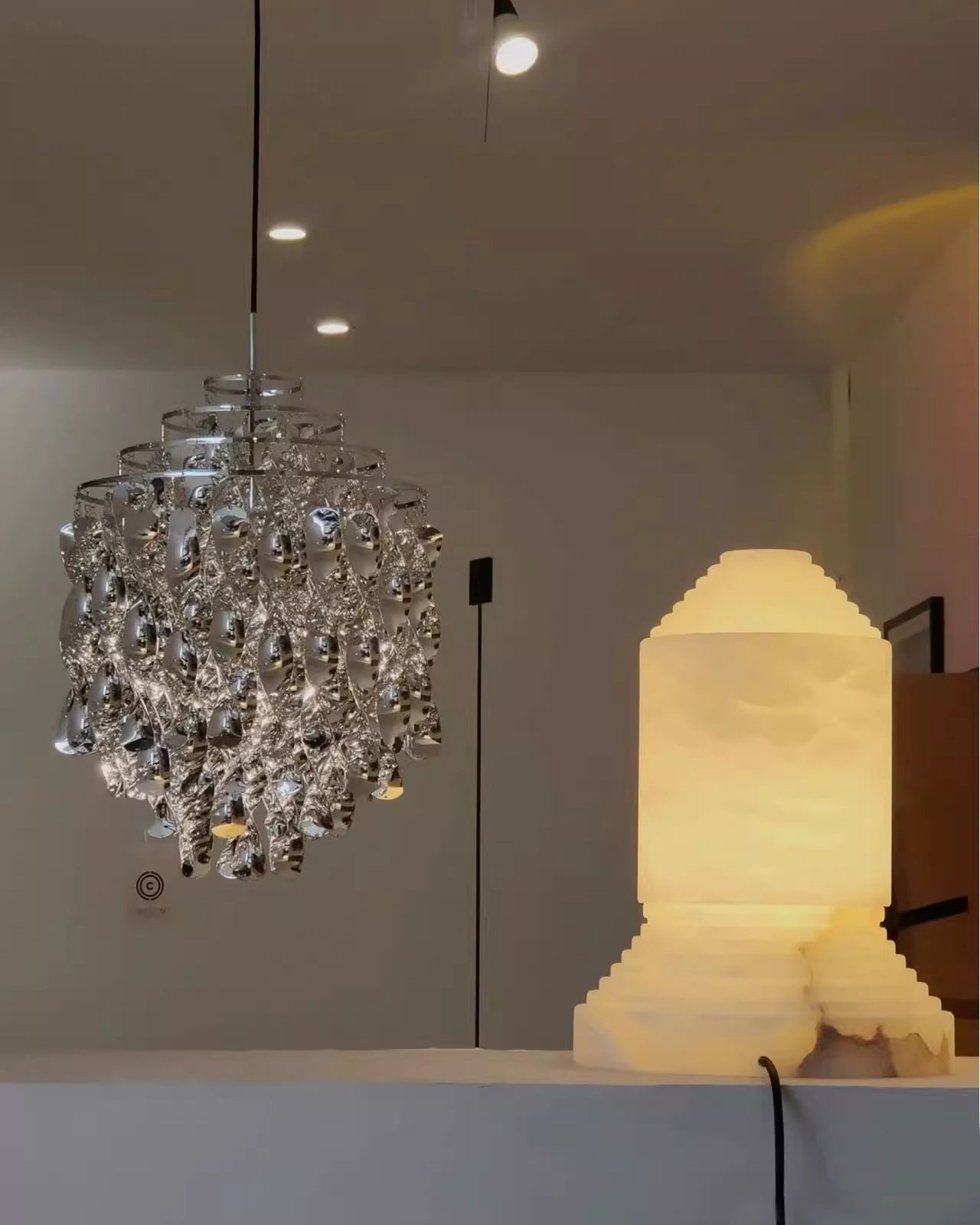 Alabaster Pyramid Table Light - Cueteks