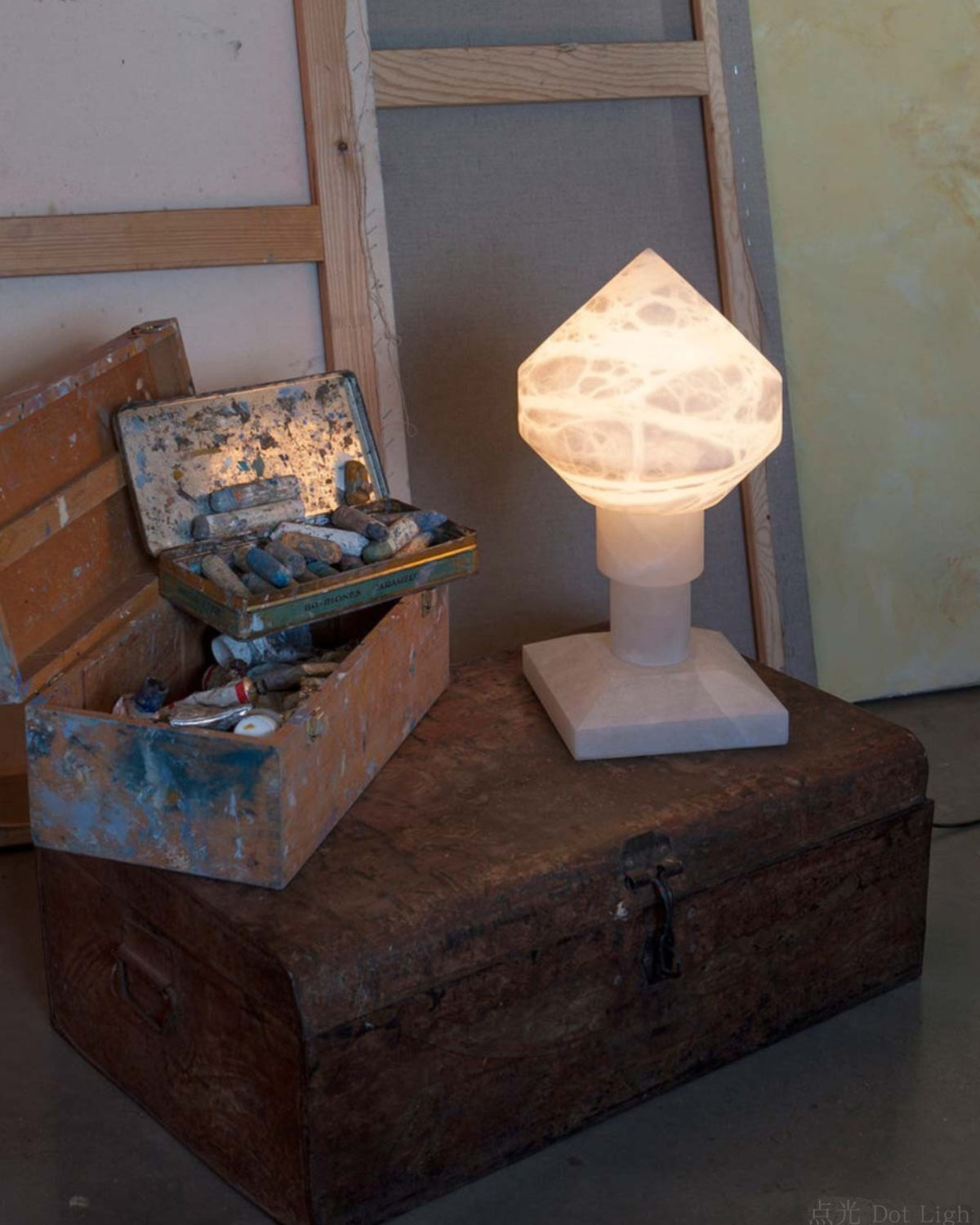 Alabaster Pyramid Table Light - Cueteks