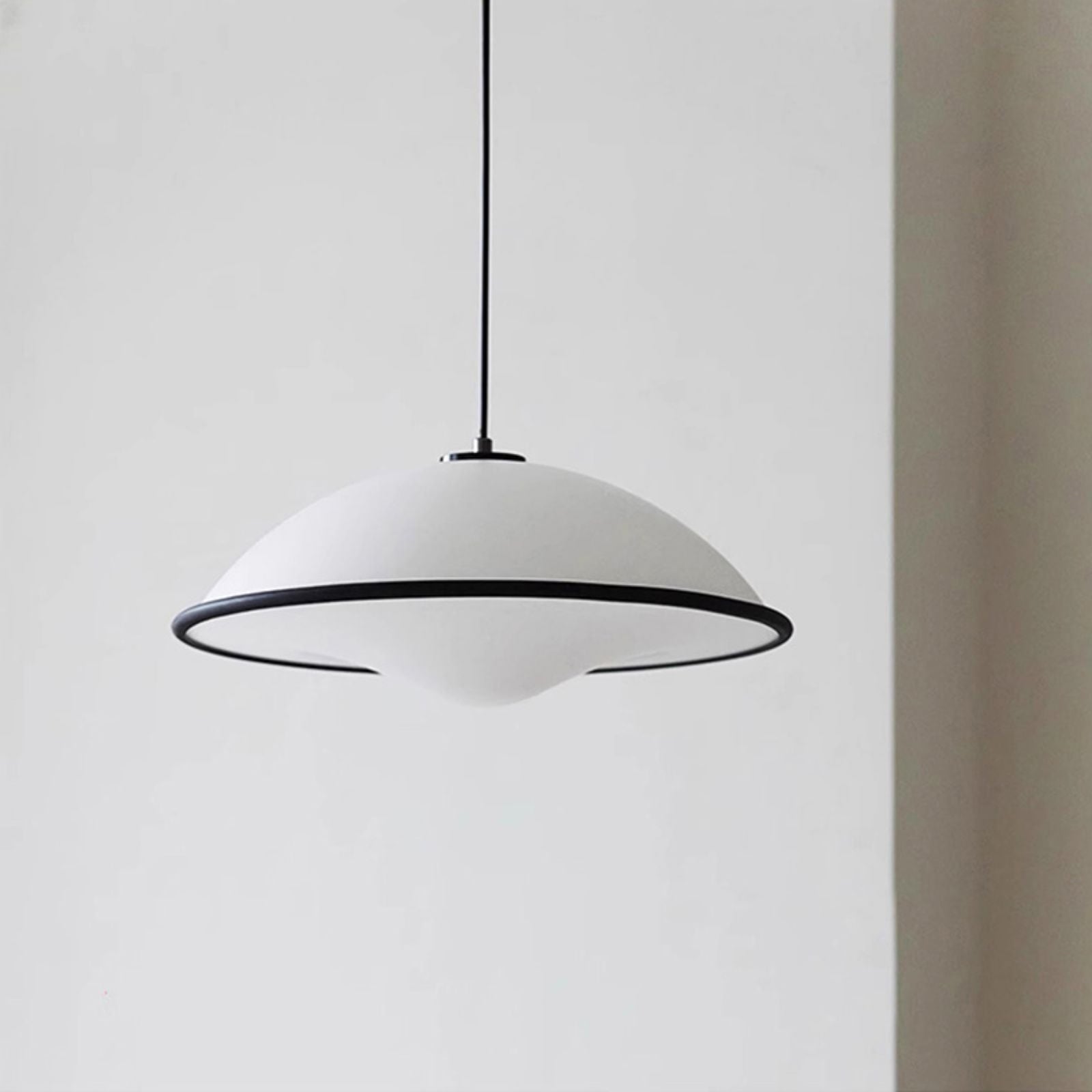 Acrylic Fontana Black Pendant Light - Cueteks