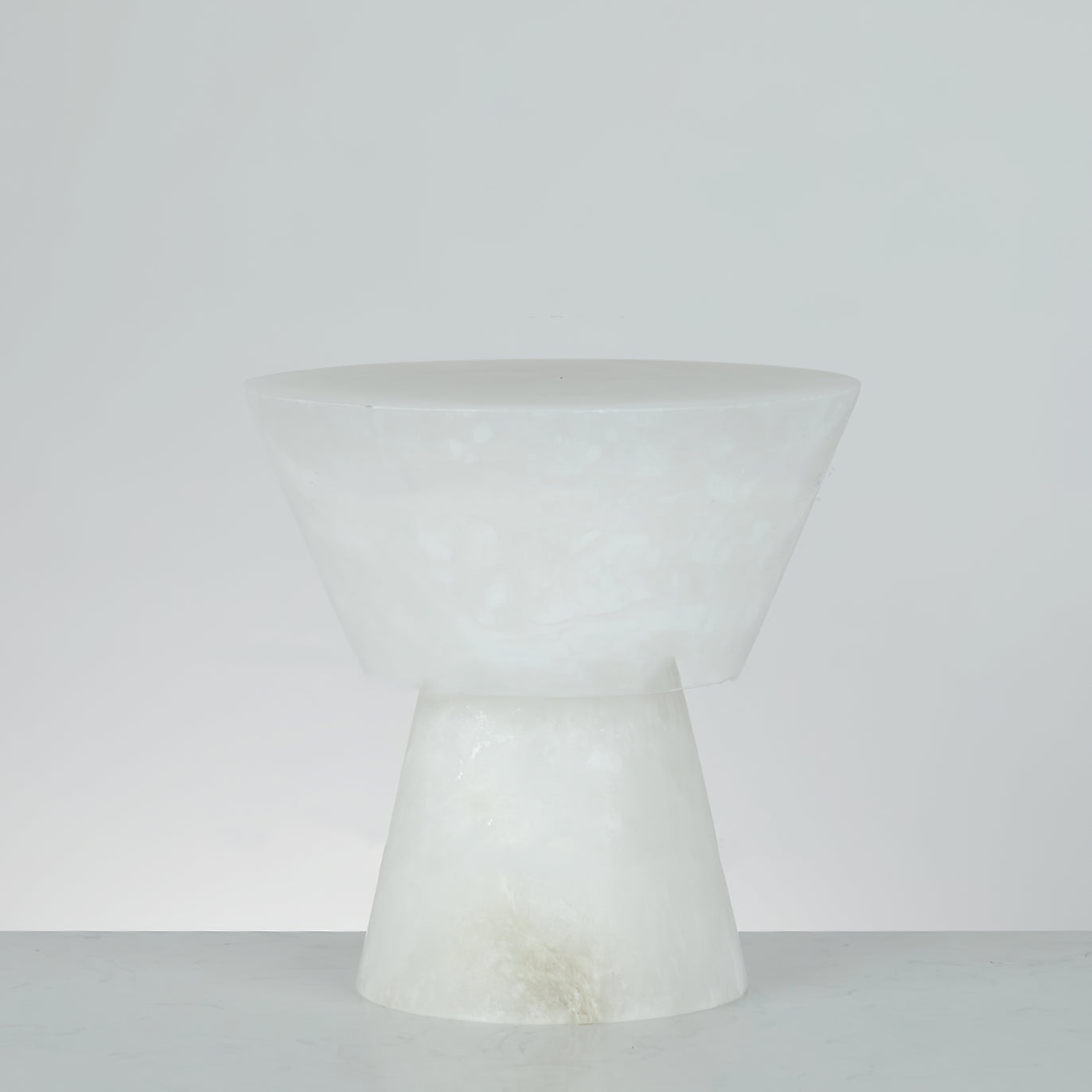 Conical Alabaster Table Lamp - Cueteks