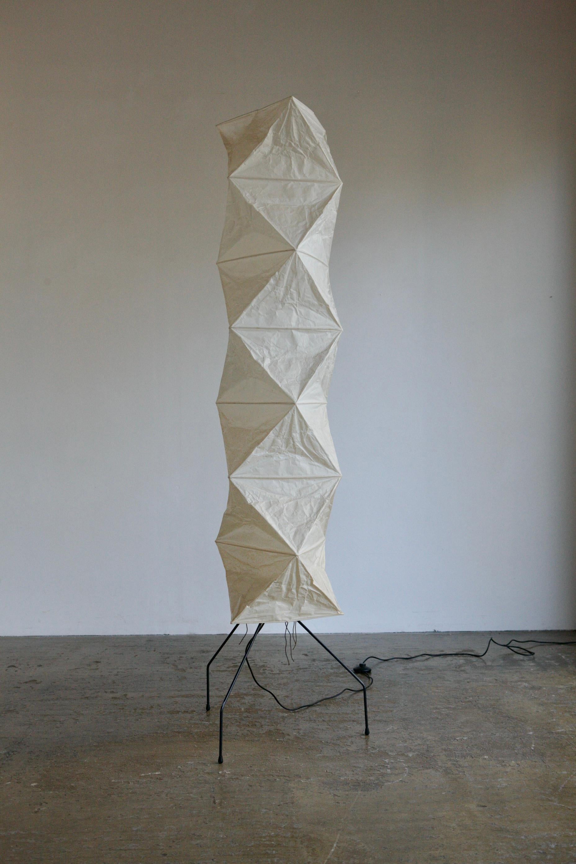 Akari UF4-33N Floor Lamp - Cueteks