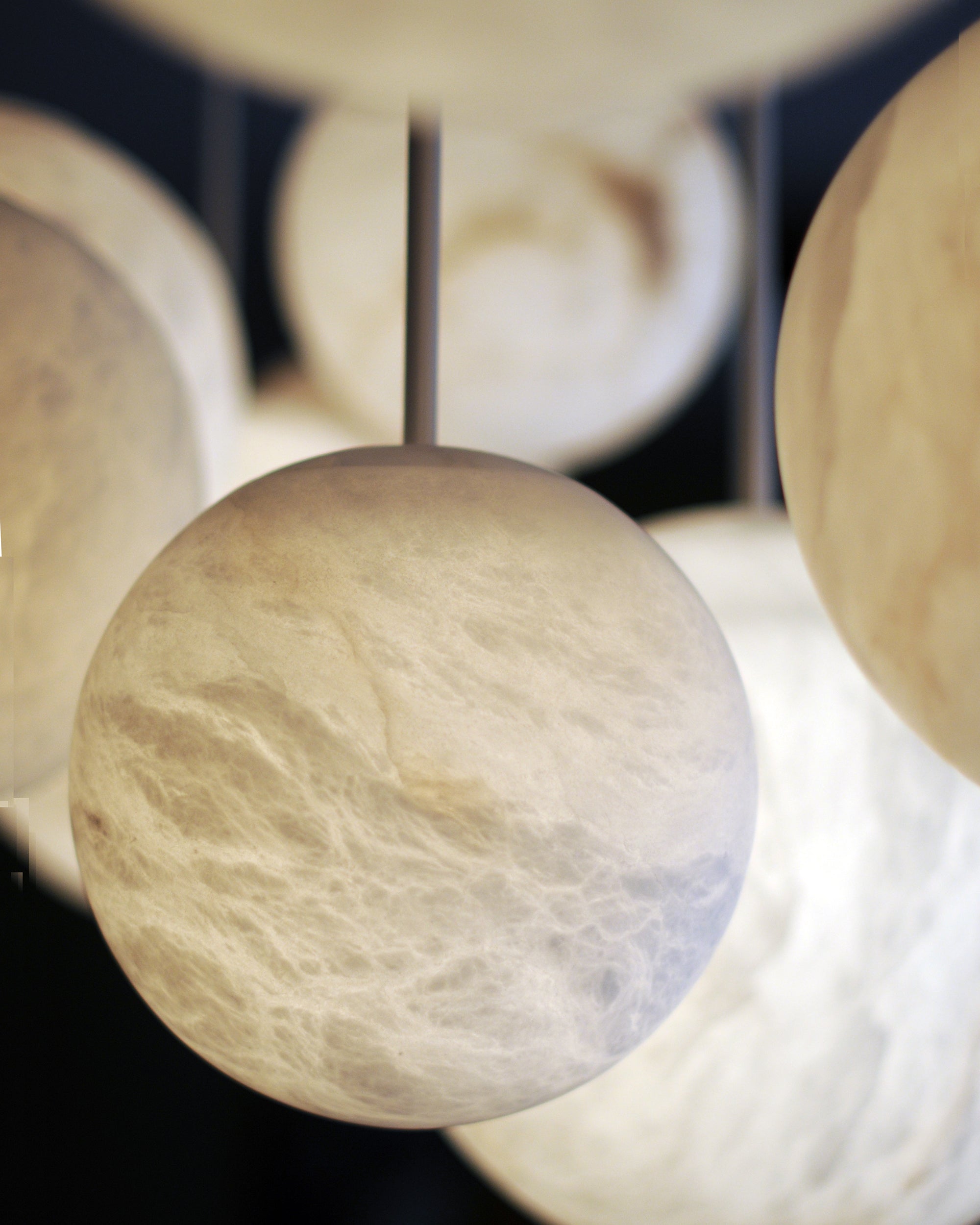Luxury Multi-Globe Alabaster Pendant Light - Cueteks