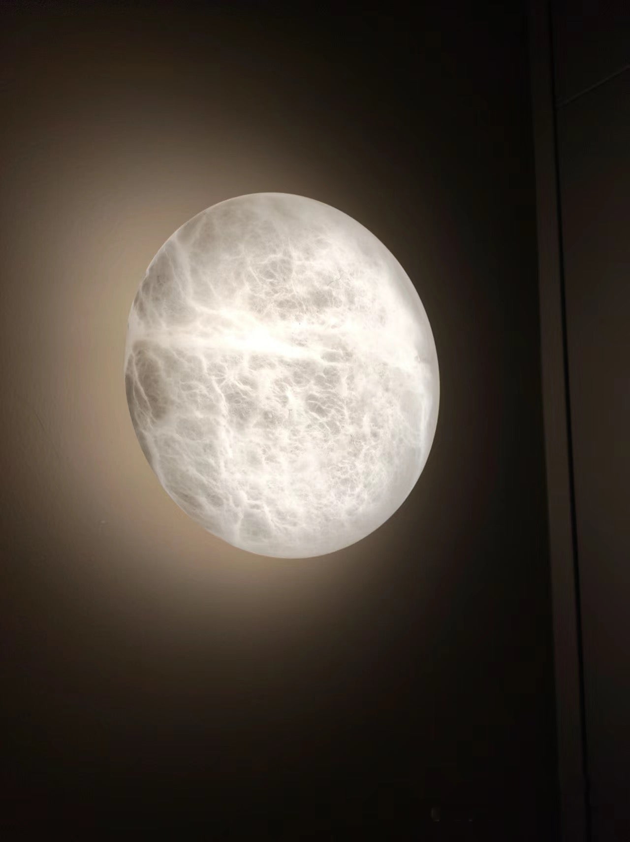 Lunar Glow Alabaster Wall Light - Cueteks