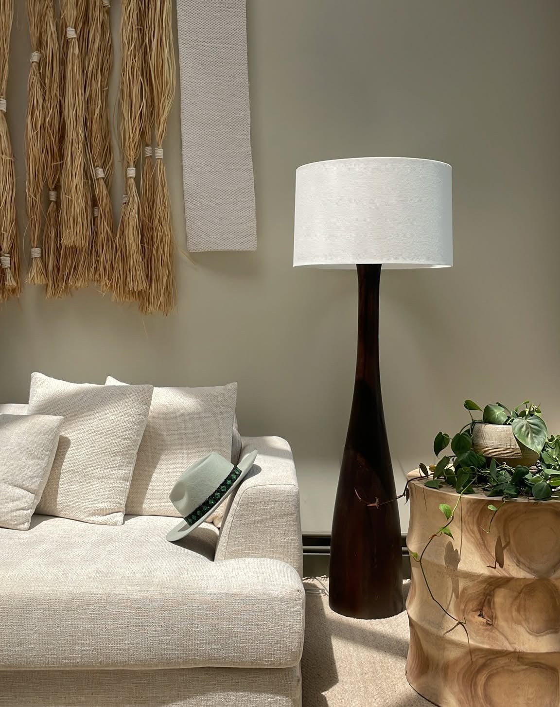 Truxton Solid Wood Floor Lamp - Cueteks
