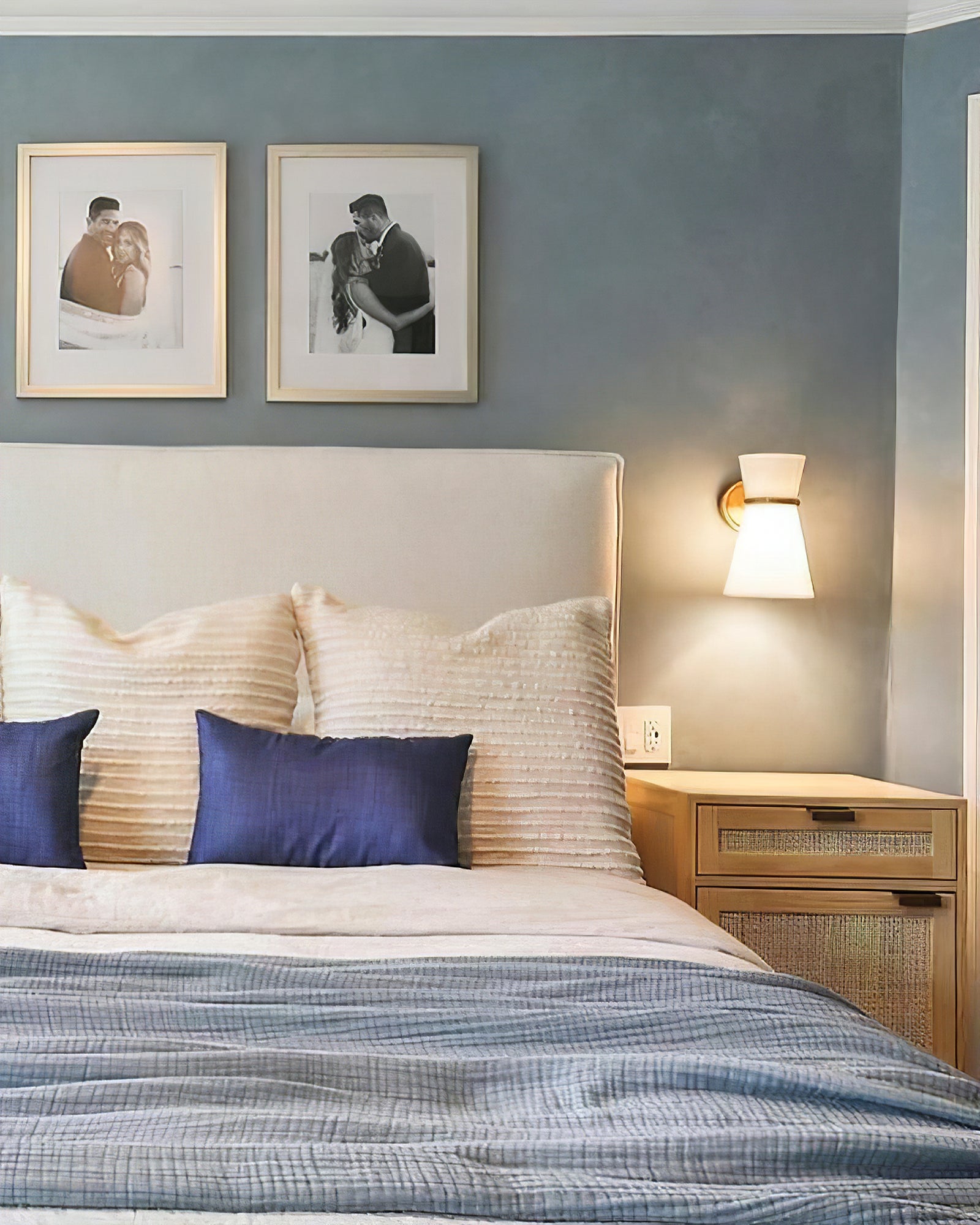Clarkson Rotating Wall Light - Cueteks