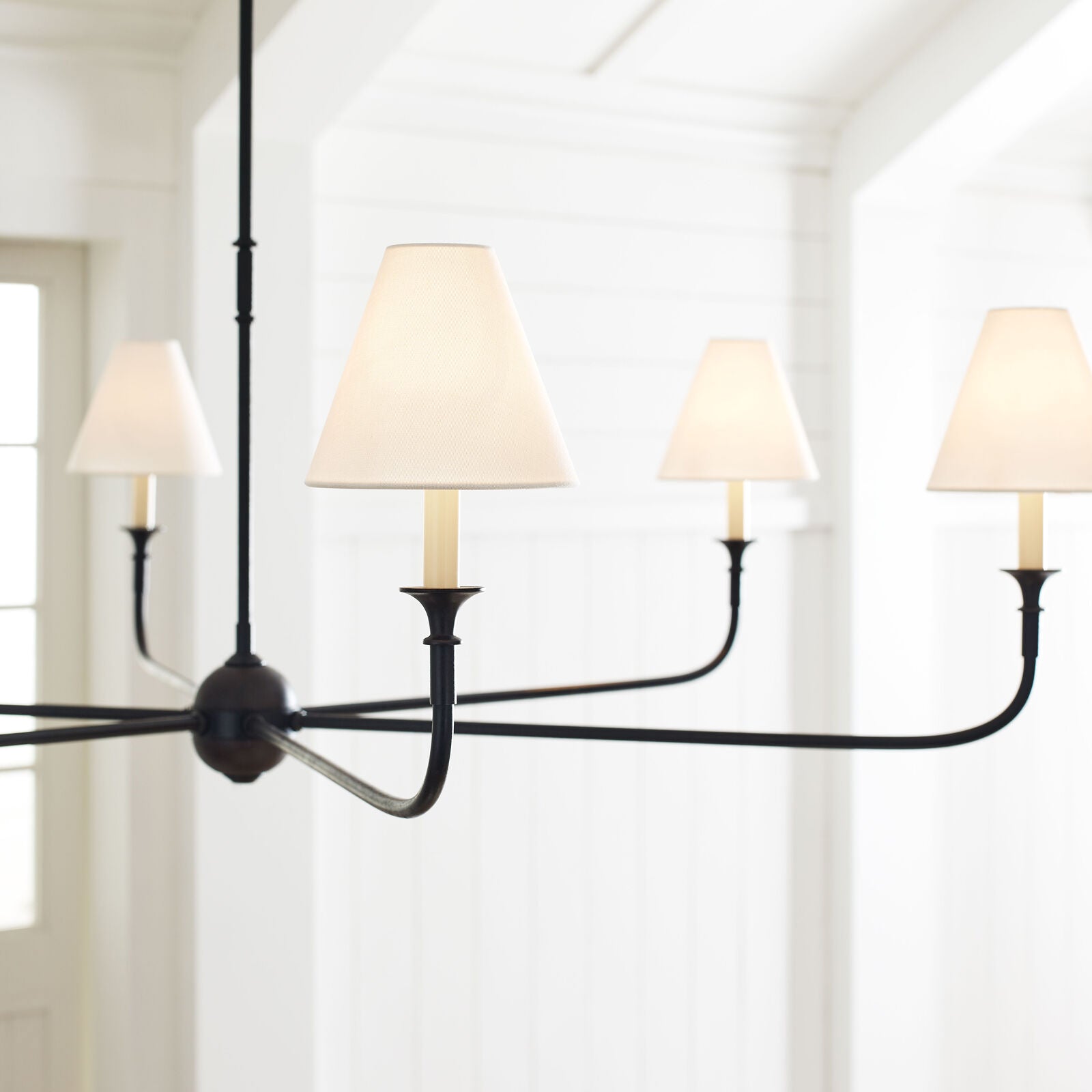 6-Arm Black Metal Chandelier - Cueteks
