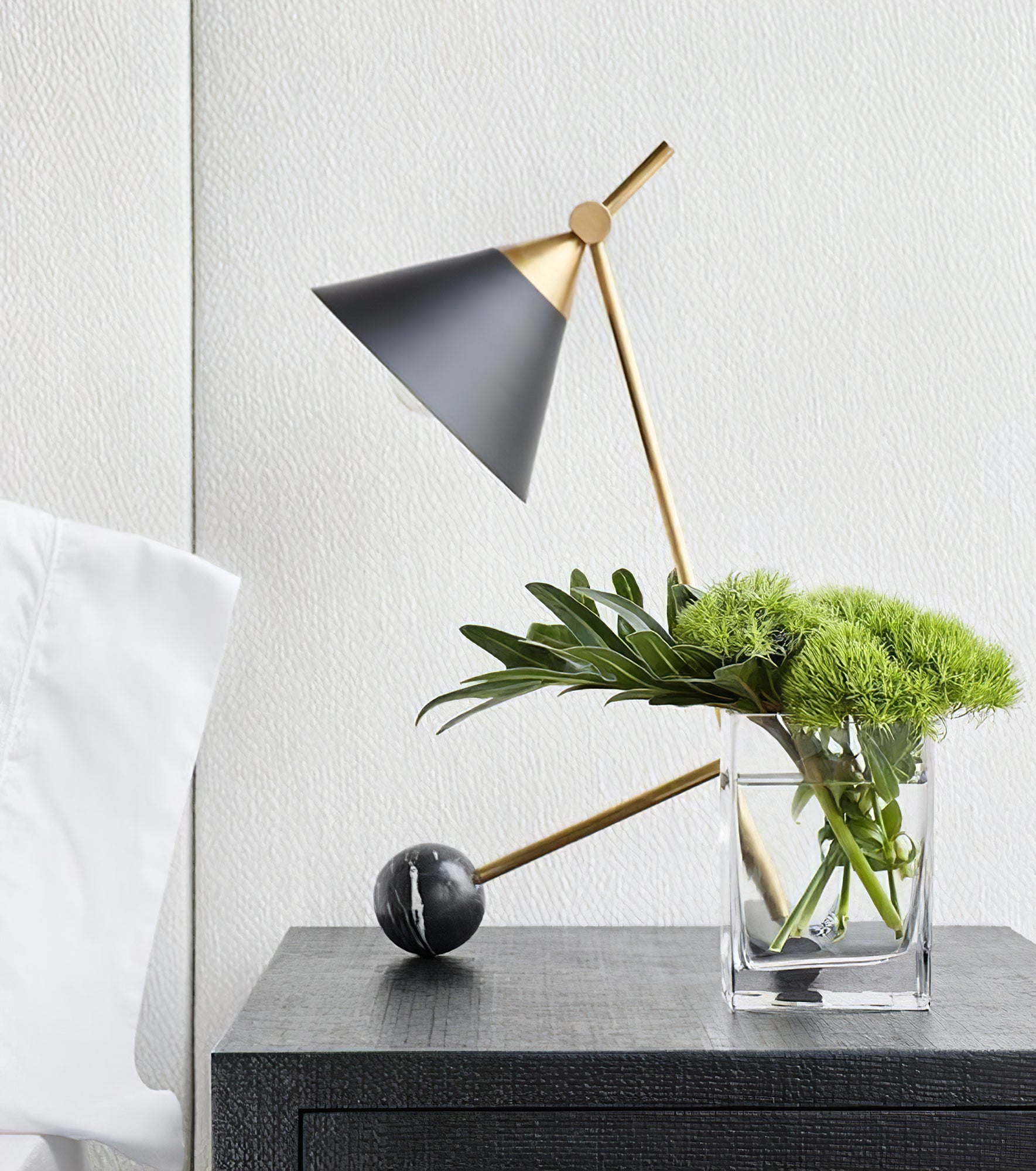 Cleo Brass Table Lamp - Cueteks