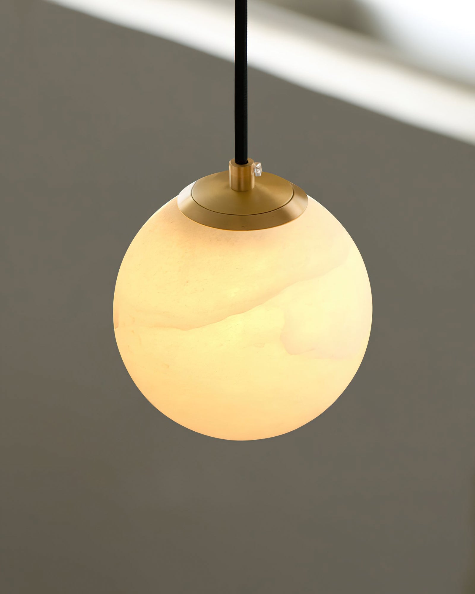 Amber Alabaster Globe Pendant Light - Cueteks