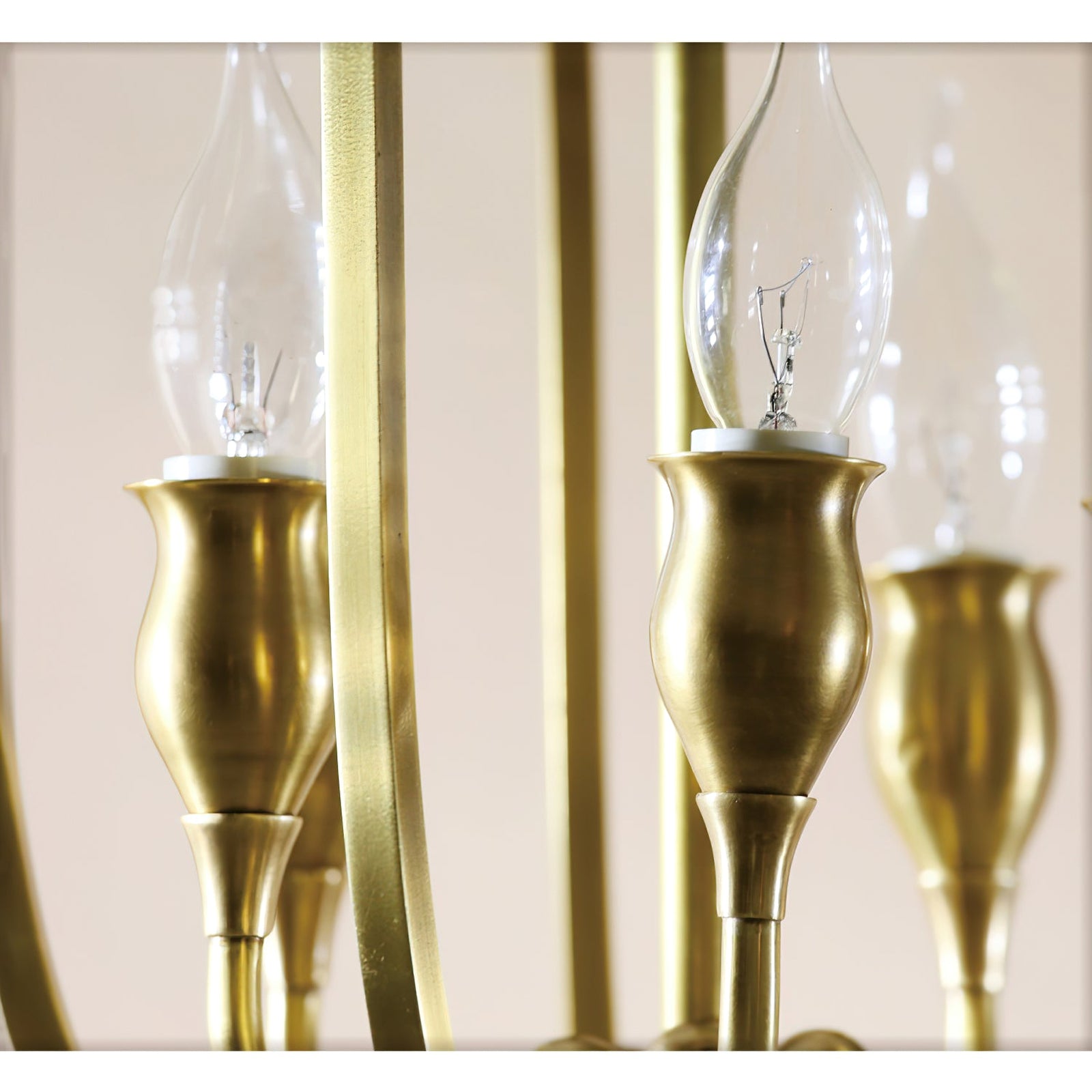Classical carved candle chandelier - Cueteks