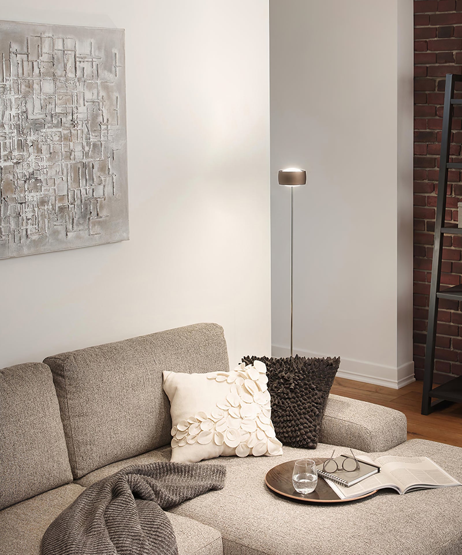 Elegant Thin Pole Floor Lamp - Cueteks