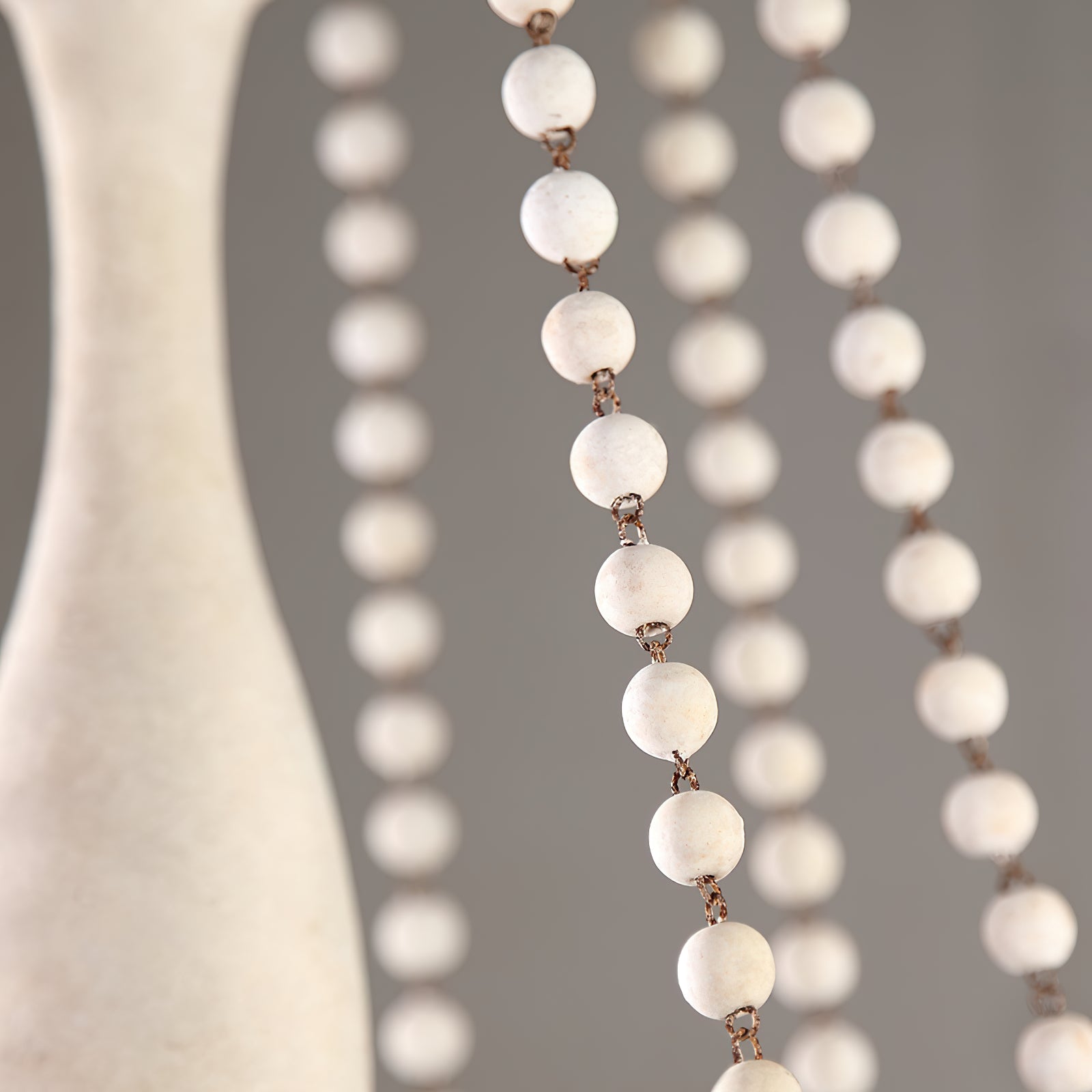 Rustic Beaded Candle Chandelier - Cueteks